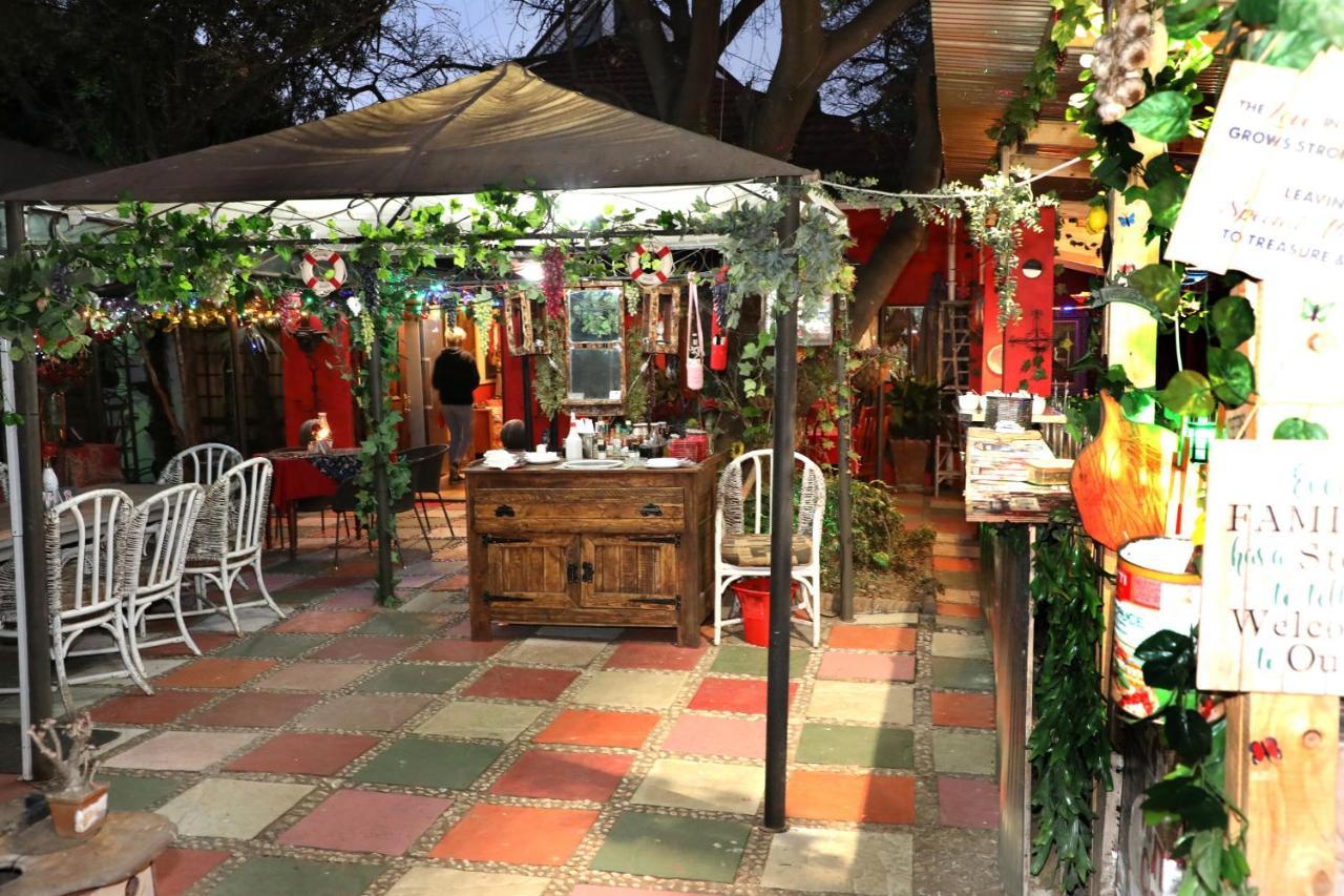Brooklyn Guesthouses Pretoria-Noord Exteriör bild