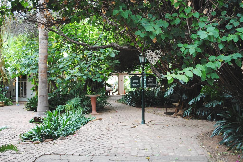 Brooklyn Guesthouses Pretoria-Noord Exteriör bild