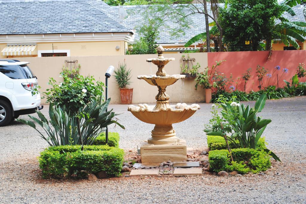 Brooklyn Guesthouses Pretoria-Noord Exteriör bild
