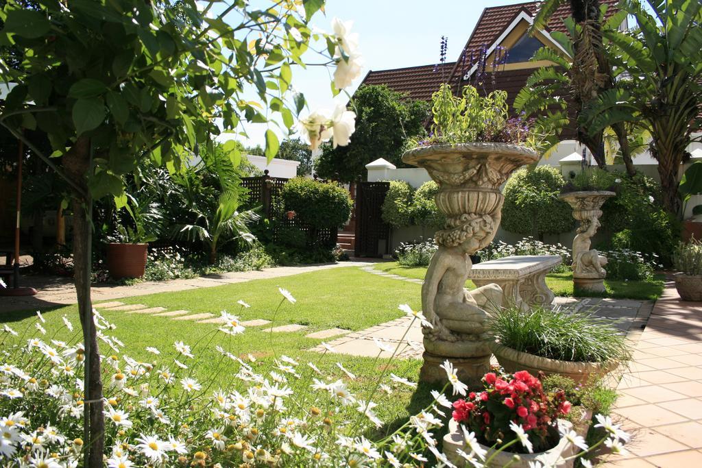 Brooklyn Guesthouses Pretoria-Noord Exteriör bild