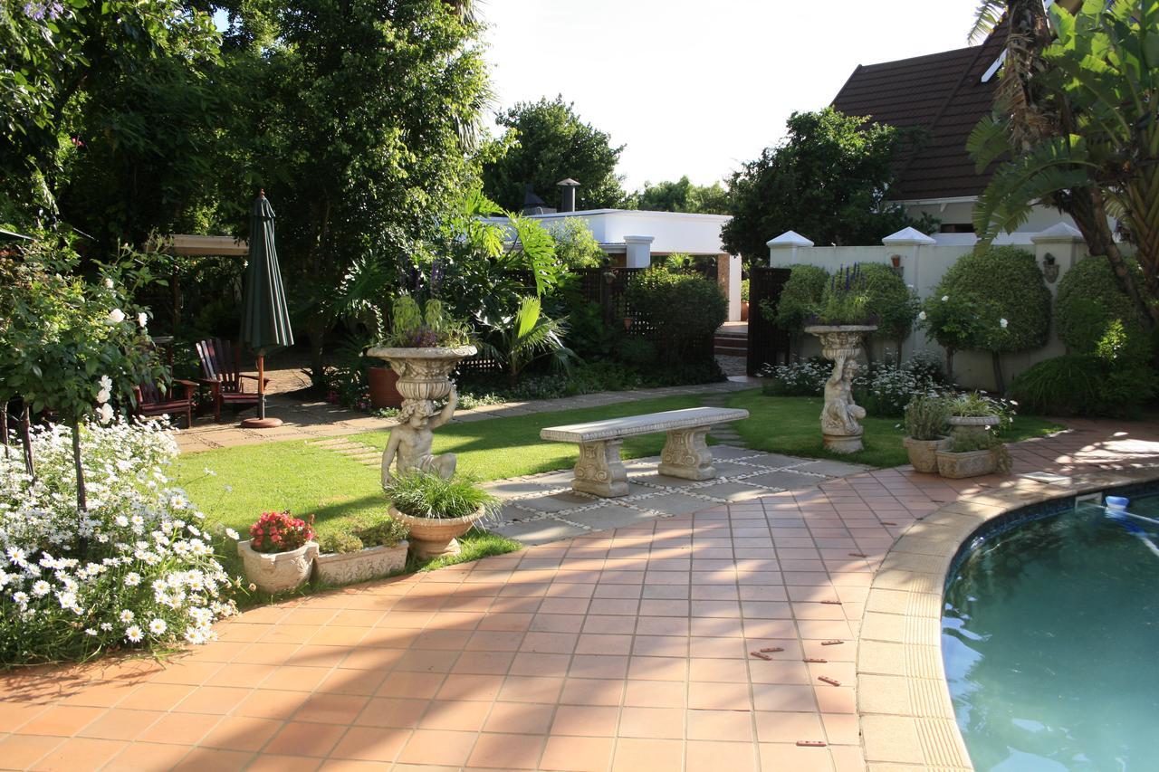 Brooklyn Guesthouses Pretoria-Noord Exteriör bild