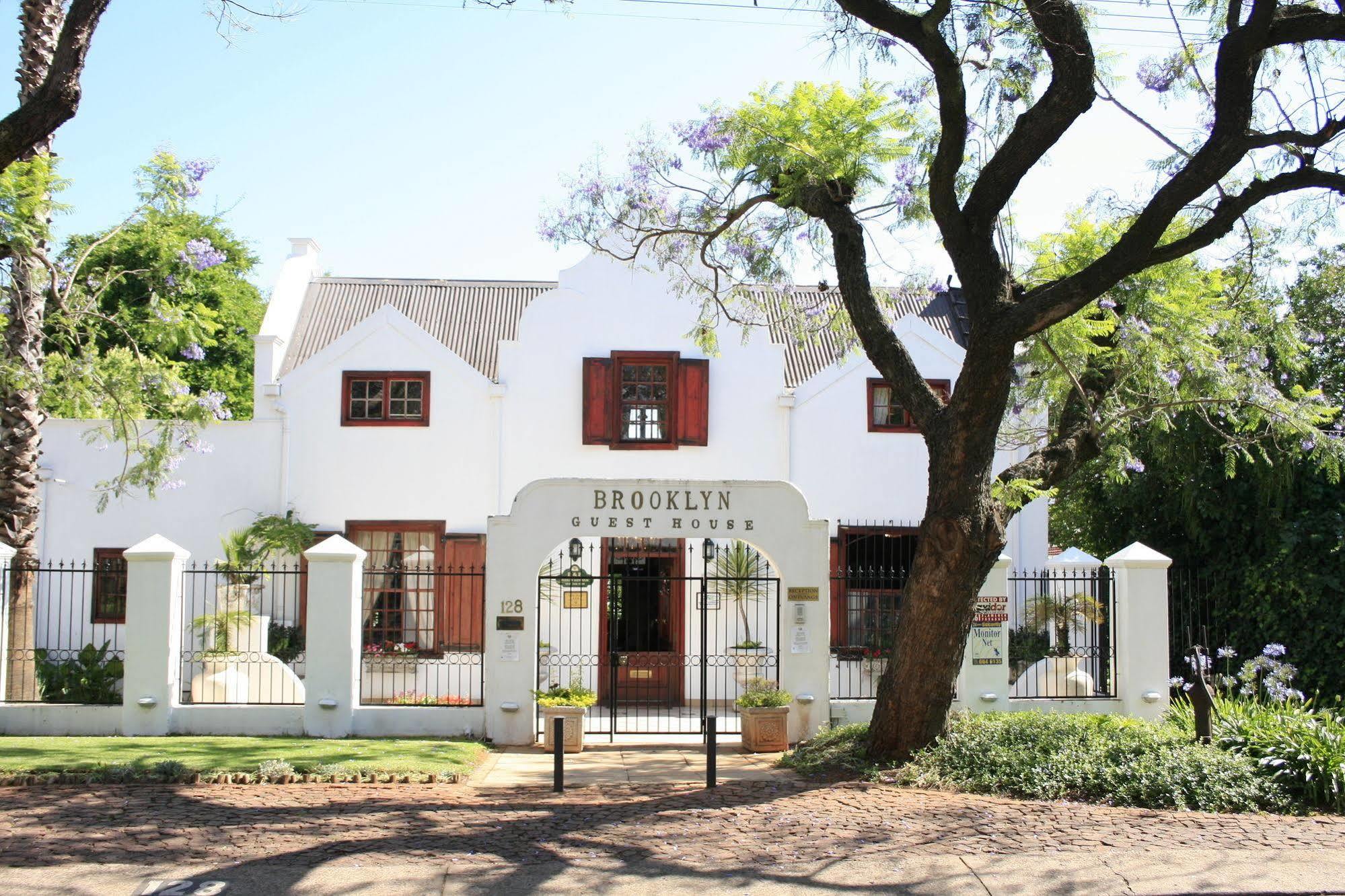 Brooklyn Guesthouses Pretoria-Noord Exteriör bild