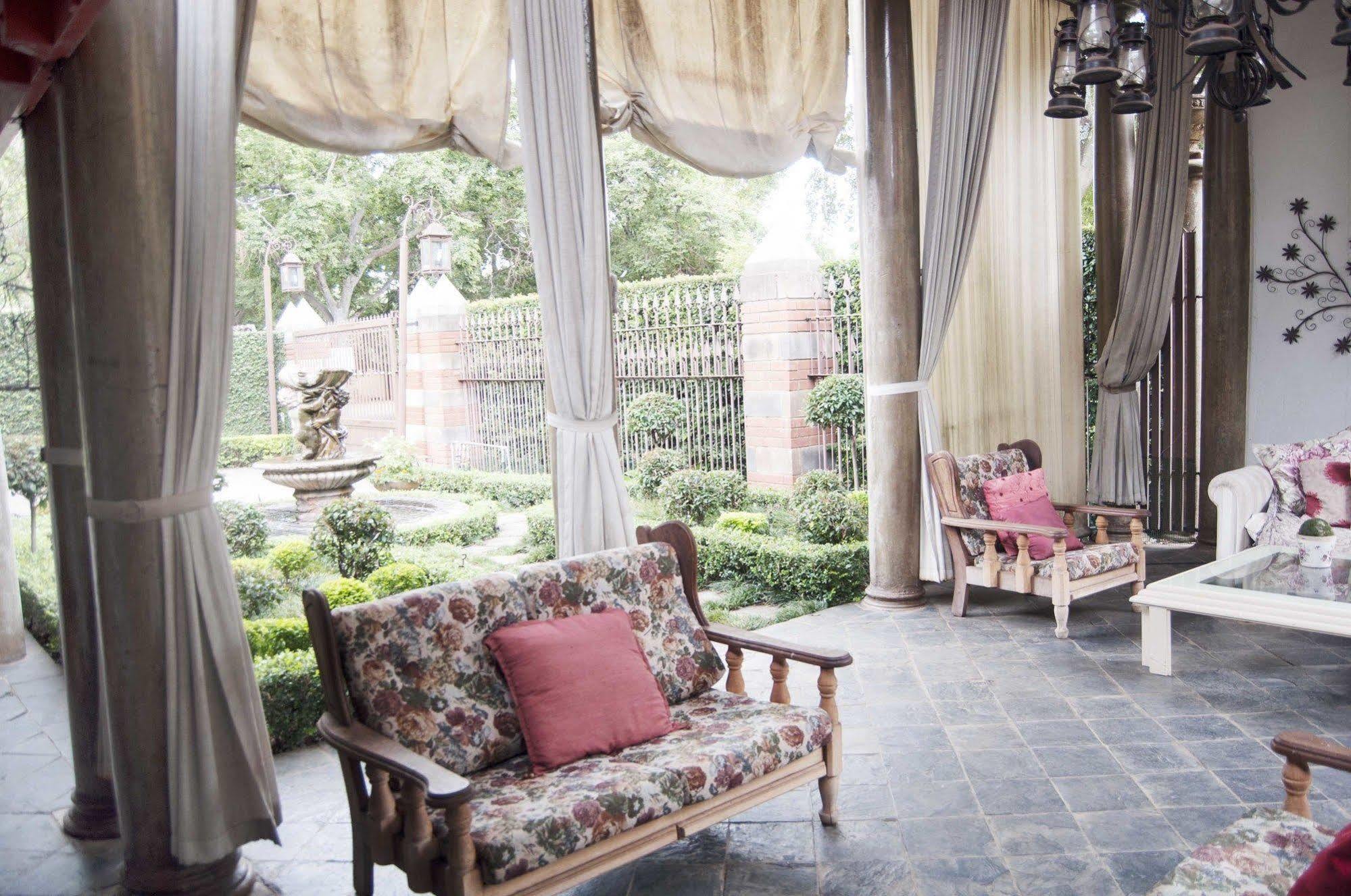 Brooklyn Guesthouses Pretoria-Noord Exteriör bild